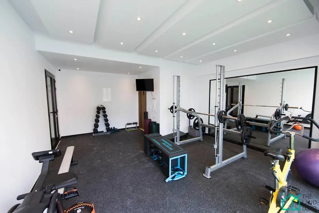 Apartment Sunset 203: Luxury Apt With Gym In Lac1 Sukrah